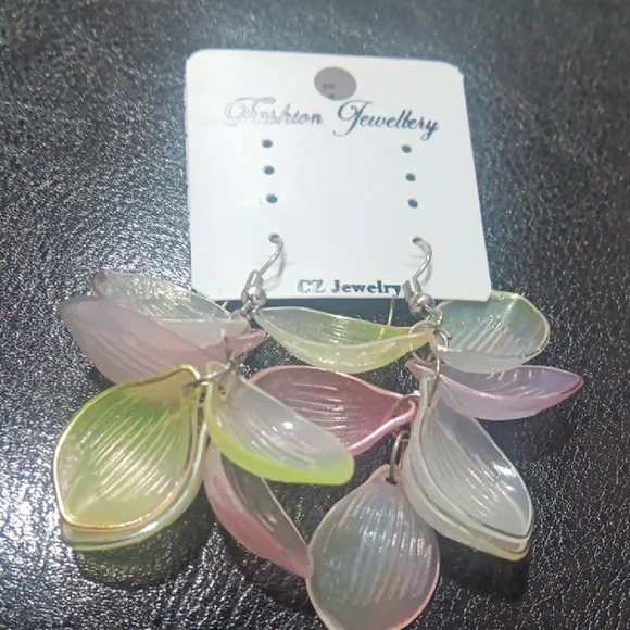 Fashion Jewelry Multicolor Leaf Earrings - Picture 1 of 4